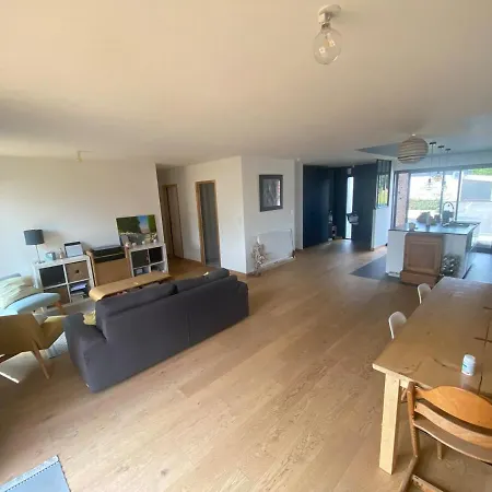 度假居 Family Home With Garden *